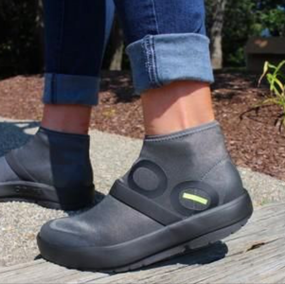 Oofos Oomg Fibre High Booties